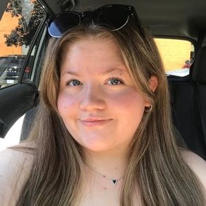 Meet your Posher, Alicia